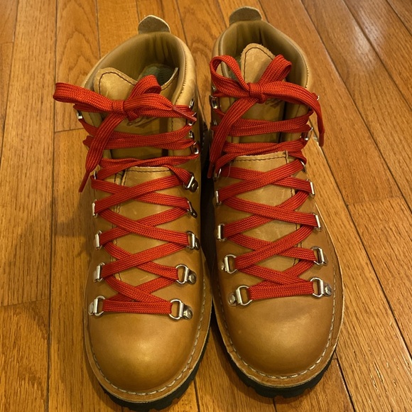 Danner Men's Tan Boots with Red Laces - Picture 5 of 8